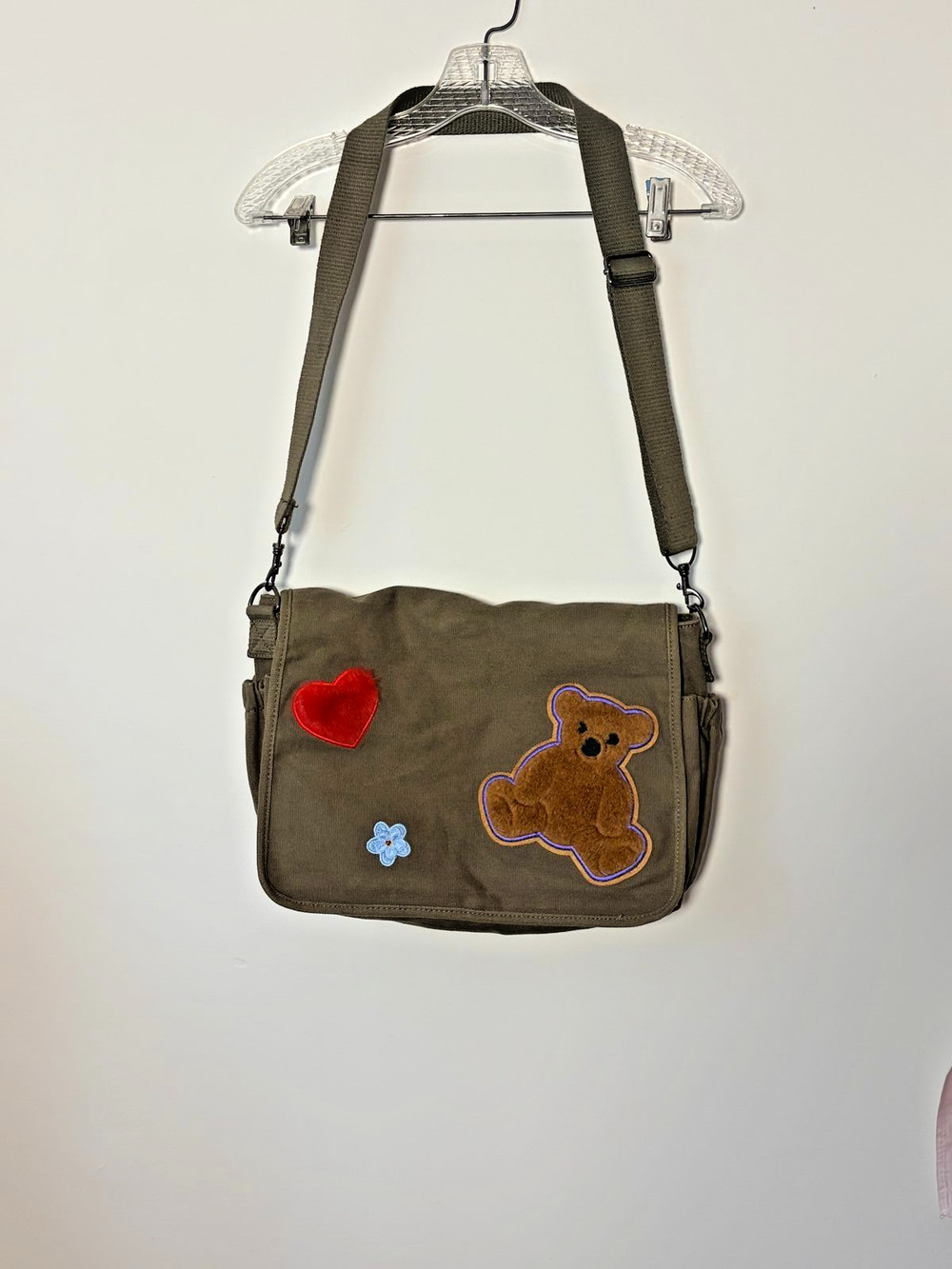 ThinkGeek Teddy Bear Canvas Messenger Bag Olive Green Heart Flower Patches